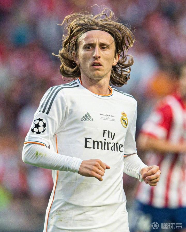 姆巴佩梅开二度，追近C罗的年度进球纪录