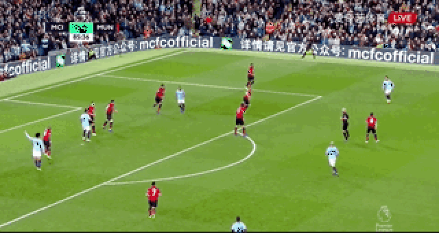 造访迈阿密国际，特雷泽盖晒与梅西合影：毋庸置疑的第一人