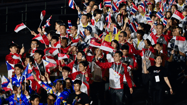 足球意大利名帅重返教练席，引全球媒体关注