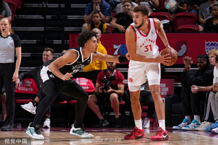 半场：海港1-0英博，加布里埃尔破门+进球被吹，莱昂纳多助攻