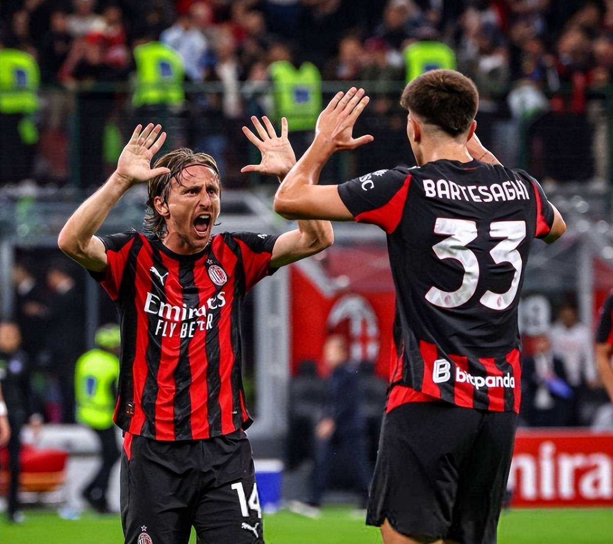 大连梭鱼湾足球场本赛季中超联赛观众总人数达874...