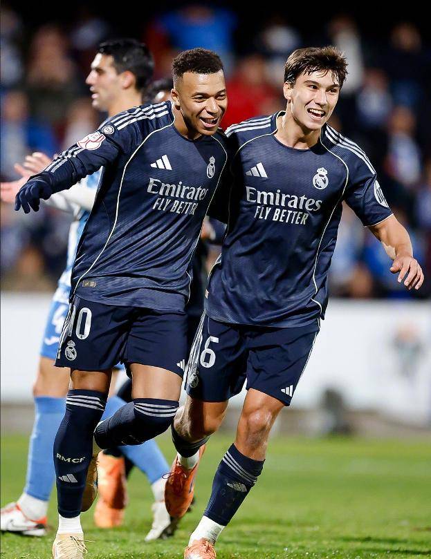 王牌对决！姆巴佩21场25球4助，哈兰德20场20球3助